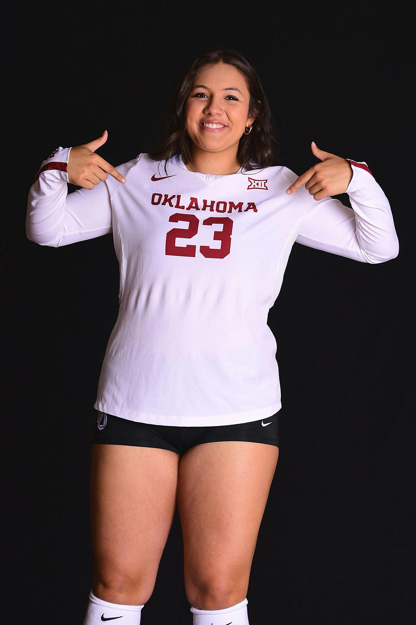 Mele's first picture wearing an OU jersey